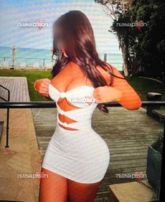 CACHONDA ENTREGADA SIN LIMITES INQUIETA IMPLICADA SIN APUROS