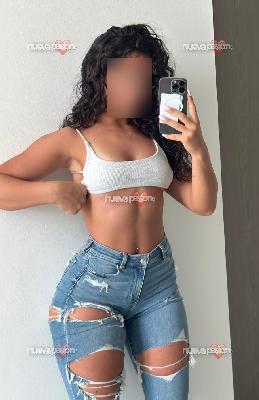 Isabella dulce y apasionada primera vez en Oviedo