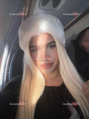 Bomba dorada, joven Amanda