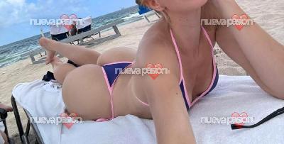 Sexy latina cariñosa