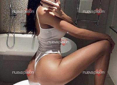 Quieres follarme mientras nos mira mi novio??