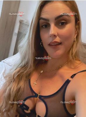Rubia, colombiana, fiestera todo lo que busca está aquí