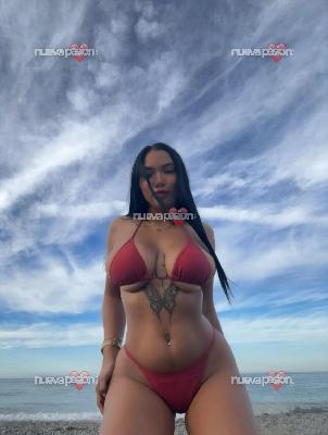 Rica morenita de paso por la isla chiquitita y bonita