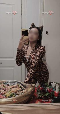 Mujer asiática bien entrenada masaje erótico 100% satisfecha mi servicio