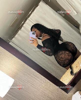 Michell morena muy guarra  y caliente en alzira