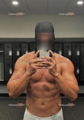 ¡Gigoló hetero premium para mujeres y parejas en Málaga! 🔥💥