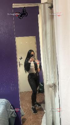 EN GUIMAR GUAPA JOVEN CHICA SOLO SALIDAS Y COCHES