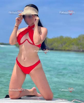 ESTOY CALIENTE QUITAME MIS BRAGUITAS CON LA BOCA💕EN LA FERIA 💕