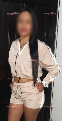 Hondureña con cuerpo de niña totalmente real