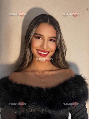 Jovencísima Emilia espectacular