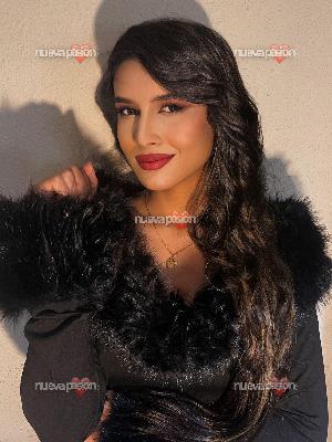 Jovencísima Emily espectacular