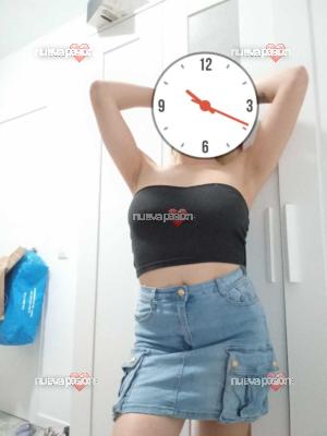 SANTA CRUZ GUAPA CHICA SOLO SALIDA Y COCHE