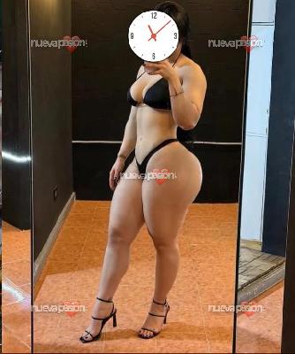 Tetona y culona puro fuego