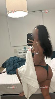 Nicole hace realidad tus fantasías en todos los sentidos.