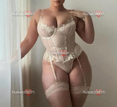 VALERIA, MODELO CURVY SEVILLANA