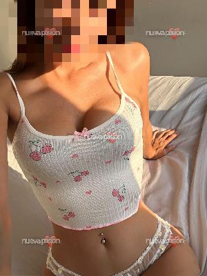 Española bonita atenta