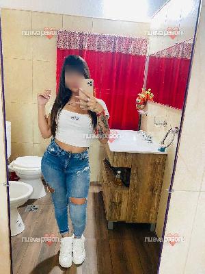 Camm Ardiente Argentina de 1.50 Jovencita 18 añitos mi numero es +573014718466