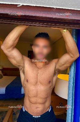 HOMBRE VARONIL COLOMBIANO  COMPLACIENTE A TUS CAPRICHOS