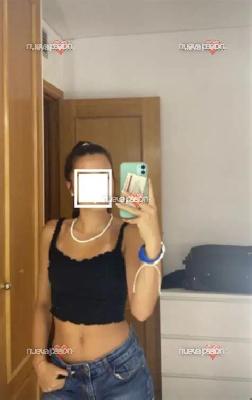 EN SANTA CRUZ JOVENCITA GUAPA SOLO COCHE Y SALIDA