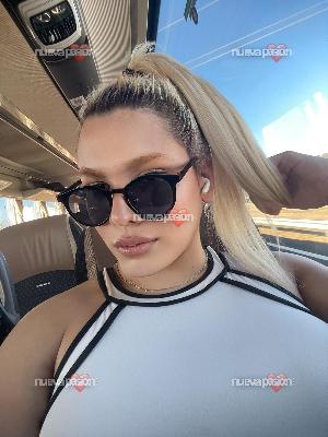 Joven española, bomba dorada