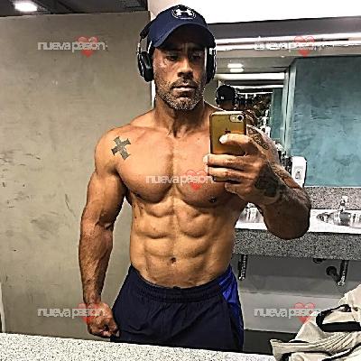 Cruz Brando soy el hombre apasionado y con suficiente experiencia para satisfaces lo que estas buscando !!!