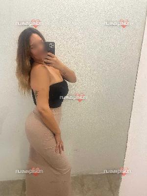 Rubia argentina madurita piso privado