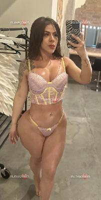 CHICA NUEVA MUY ELEGANTE Y MUY VICIOSILLA EN LA CAMA