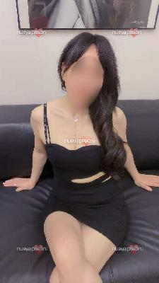 JOVENES ASIATICAS GUAPAS DESINHIBIDAS, CABAÑAL