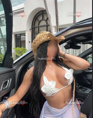 Tu niñata fiestera complaciente la mejor mamada