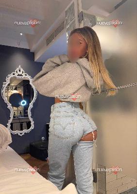 💎 Monica – Aventure de Luxe 💎 Une Évasion Sensuelle avec Élégance et Passion