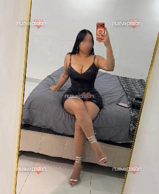 LA REINA DEL FRANCÉS PROFUNDO Y HÚMEDO PAPI VEN A PROBARLO