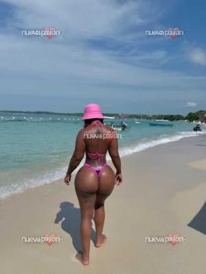 PAMELA, COLOMBIANA DULCE Y SENSUAL EN PLAYA DEL INGLÉS