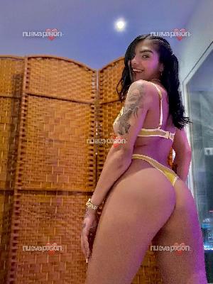 CHICA SEXY TIERNA Y CARIÑOSA