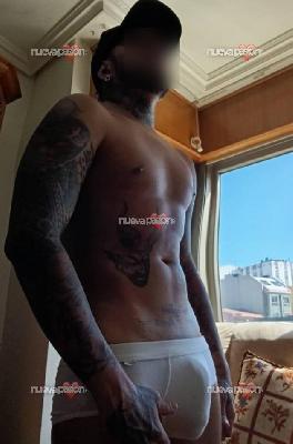 Pareja de Jóvenes Hombre y Mujer