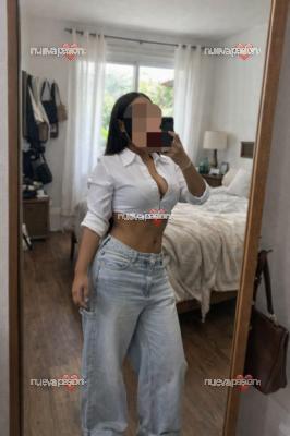 DISCREET AND SENSUAL!