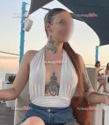 Hola soy carmen nueva en esto y fiestera