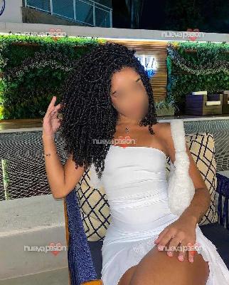 Rica morena coño húmedo y delicioso activo 24/7