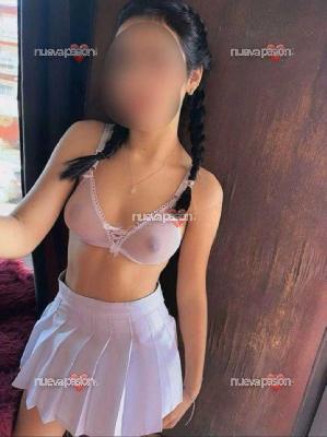 Niñata viciosa juguetona universitaria nueva en marbella centro