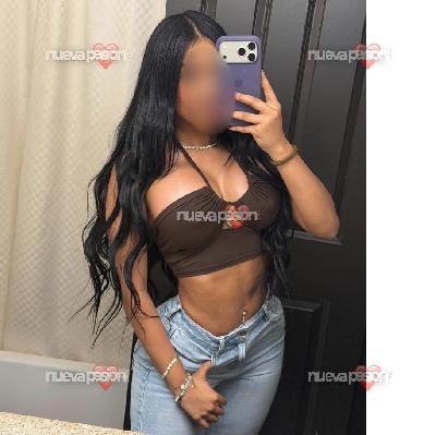 CAMILA joven muy cariñosa - SITGES