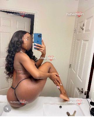 EMY MULATA DIVINA DIOSA DE ÉBANO EN LLEIDA