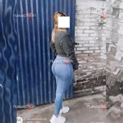 EN ICOD DE LOS VINOS GUAPA RUBIA SALIDA Y COCHE