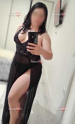 Elena una joven masajista curvy