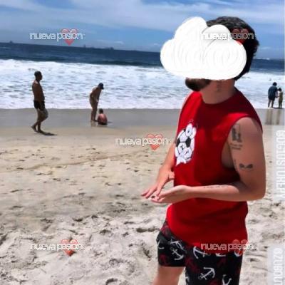 Hola me llamó Simon  un joven latino en busca de nuevas amistades